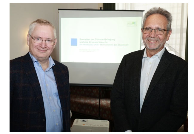 PB: Ökostrom-Studie zeigt: Österreich muss Erzeugungslücken durch verstärkte Energieimporte ausgleichen / Pressegespräch am 4.12.2023 zur Ökostrom-Studie / Dr. Stephan Schwarzer, eFuel Alliance Österreich Ing. Otto Kalab, Kalab Energie Consulting e.U. / Fotograf:Weinwurm Michael