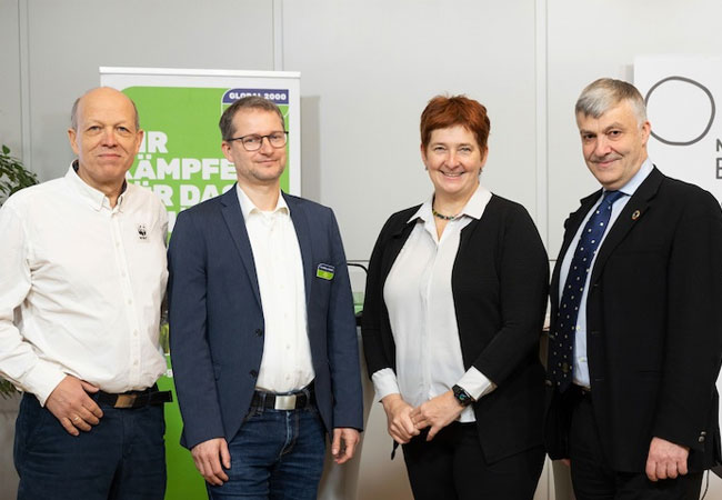 Heute präsentierten das Wegener Center, die WU Wien, Global 2000, WWF und Mutter Erde gemeisam neue Analysen, wie die Transformation zur Klimaneutralität gelingen kann.