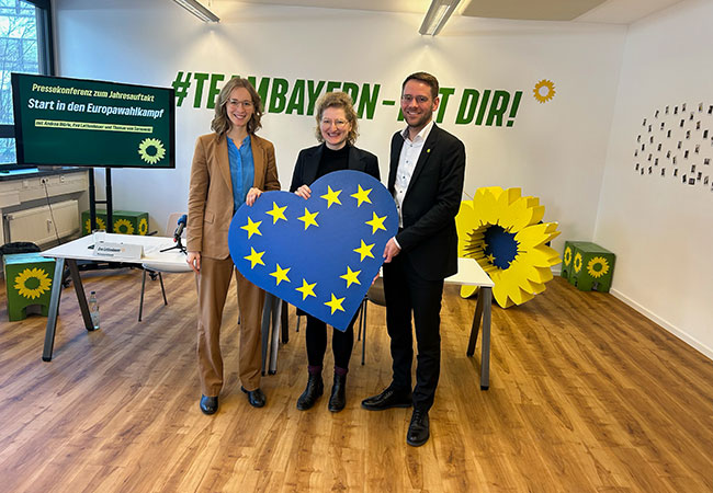 PB: V.l.n.r.: Eva Lettenbauer, Andrea Wörle, Thomas von Sarnowski. Foto: GRÜNE Bayern.