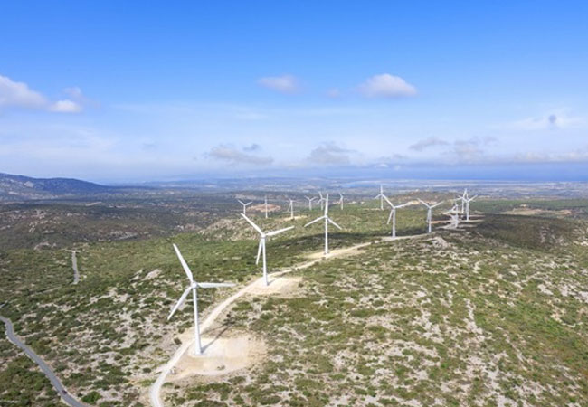PB: Souleilla Windpark nach Repowering in der Region Aude (Copyright: Absoludrones) 