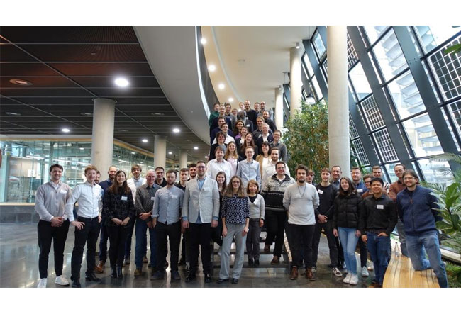 PB: Das BiFlex-Industrie-Projektteam beim Kick-Off-Meeting am Fraunhofer ISE. / ©: Fraunhofer ISE