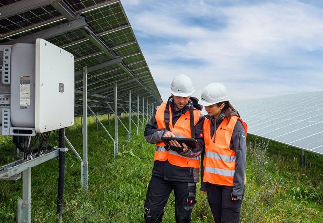 PB: BayWa r.e. und 3E starten Partnerschaft zur Überwachung und Analyse des globalen PV-Portfolios