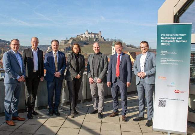 PM: Prof. Dr. Martin Synold (HS Coburg) Prof. Dr. Robert Grebner (THWS), Prof. Dr. Christian Weindl (HS Coburg), Prof. Dr. Christiane Thielemann (TH AB), Prof. Dr. Jürgen Hartmann (THWS), Prof. Dr. Klaus Zindler (TH AB), Prof. Dr. Jean Meyer (THWS).