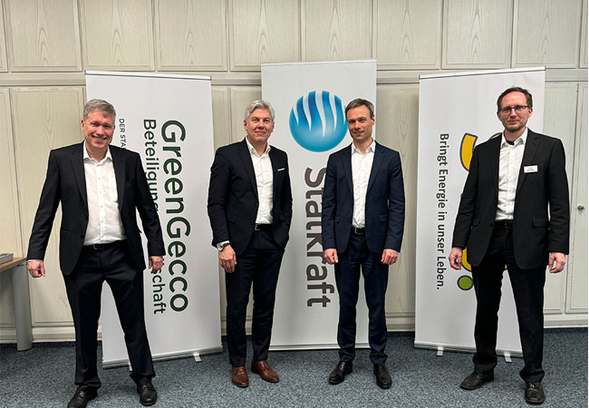 PB: von links nach rechts: Frank Ittermann, Geschäftsführer Green Gecco Beteiligungsgesellschaft - Thomas Mehrer Geschäftsführer Siegener Versorgungsbetriebe - Claus Urbanke, Leiter Wind-, Solar- und Batteriespeicherentwicklung Statkraft - Dr. Thorsten Müller, Projektmanager Windpark Erndtebrück