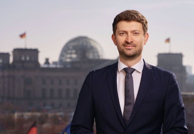 PB: Schlosser, Geschäftsführer*in DVNE / Bildrechte: FrankNuernberger.de