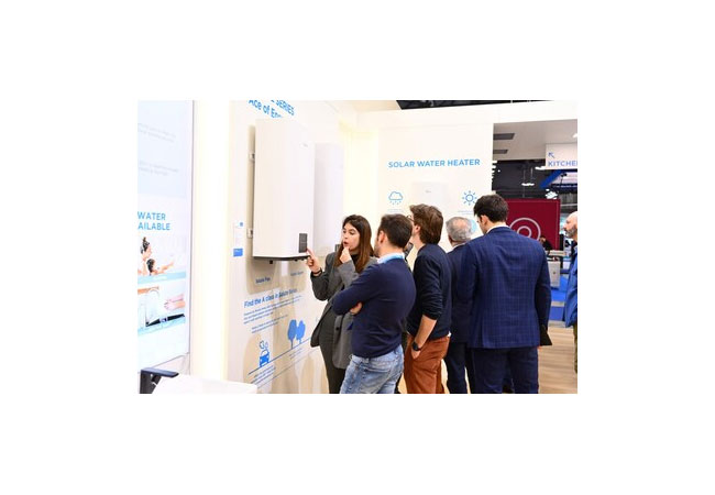 PB: Midea KWHA stellt auf der MCE 2024 in Mailand die energieeffiziente Warmwasserbereiter-Serie Salute der A-Klasse vor