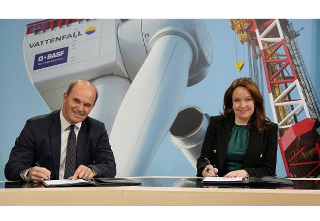 PB: Martin Brudermüller und Anna Borg bei der Vertragsunterzeichnung am 22.04.2024 in Stockholm / ©: BASF & Vattenfall