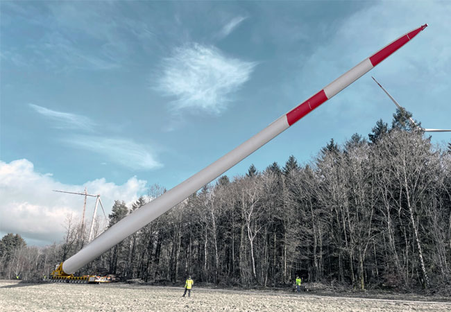 Gerüstet für die Zukunft. SCHEUERLE BladeLifter auch für die längsten Rotorblätter geeignet.