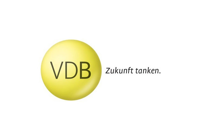 PB: HVO100 (Hydrotreated Vegetable Oil) zählt zu den paraffinischen Kraftstoffen / ©: Verband der Deutschen Biokraftstoffindustrie e.V.