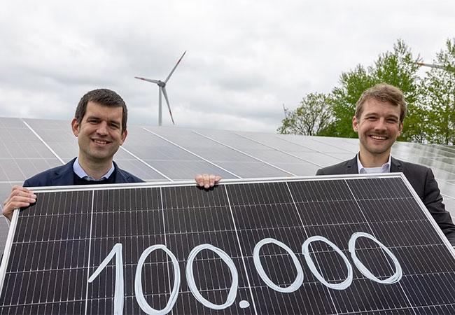 PB: Dr. Benjamin Merkt (li.), Vorstand Netztechnik SH Netz und Niels Gutknecht (r.), Projektmanager Projektrealisierung greentech.