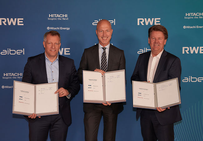 PB: Die Vereinbarungen umfassen die Lieferung von drei Offshore-HGÜ-Systemen und den Bau von Offshore-Plattformen für Projekte aus dem weltweiten Offshore-Windkraftportfolio von RWE / ©: RWE