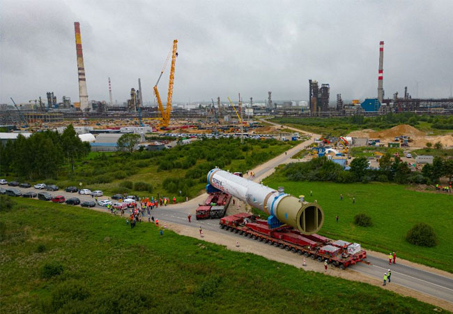 PB: Mammoet transportiert rekordverdächtigen Reaktor für litauische Raffinerie
