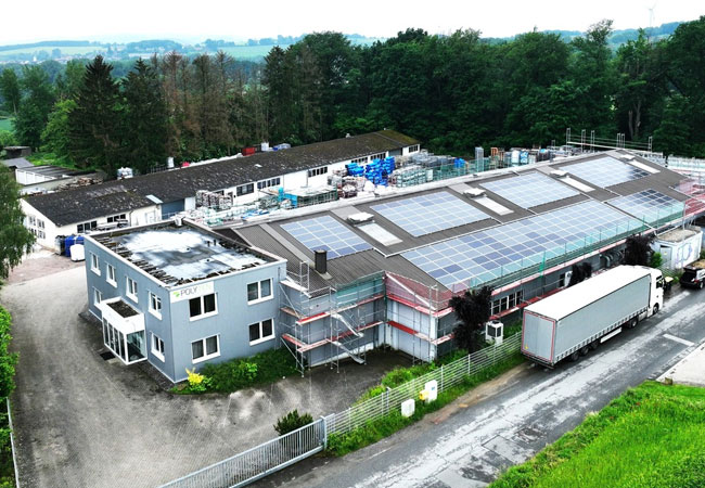 PB: Kunststoff Recycling wird mit Solarstrom vom eigenem Dach noch grüner / ©: Gorfion Green Energy GmbH