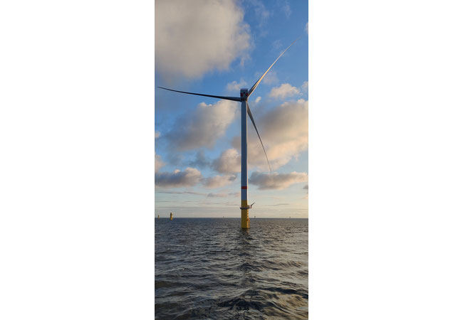 PB: Erste Windkraftanlage im Offshore-Windpark Borkum Riffgrund 3 / ©: Ørsted