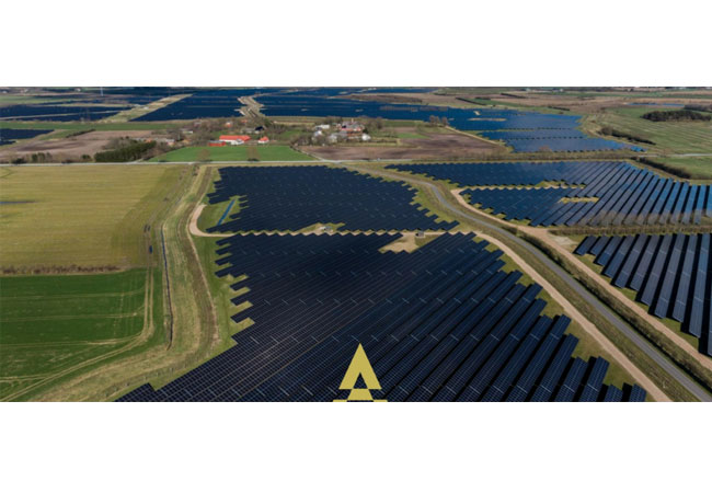 PB: Solarpark Odrintsi: Leuchtendes Beispiel für grüne Energie / ©: Access Concept AG