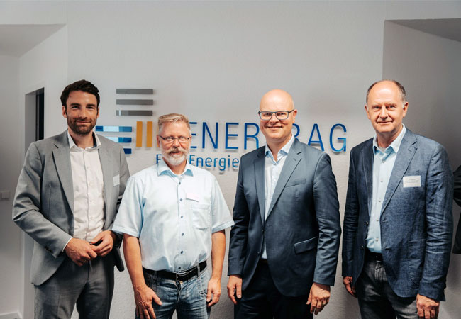 PB: Tom Lange, Reimar von Wachholtz (beide ENERTRAG), Tobias Goldschmidt (Energiewendeminister Schleswig-Holstein), Jörn Genoux (Leiter Referat für Wirtschaft der Stadt Kiel) / ©: Tom Darren Dreyer