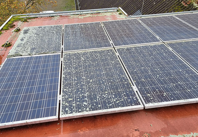 PB: Verschmutze Solarpanele gehören Dank Drohne und effektiver Reinigungsmeiden der Vergangenheit an / ©: Emil Otto GmbH