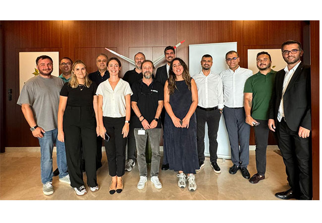 PB: Die Teams von ENERCON und Polat Enerji freuen sich, die vertrauensvolle Zusammenarbeit bei der Erweiterung von drei Windparks in der Türkei fortzusetzen. / ©: ENERCON
