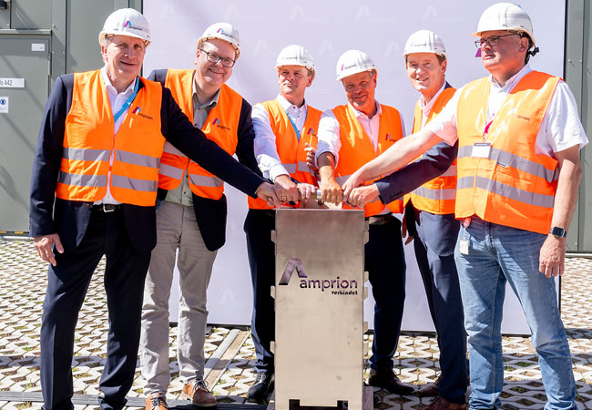 PB: (v.l.n.r.): Dr. Hans-Jürgen Brick (CEO Amprion), Energieminister*in Niedersachsen, Dr. Hendrik Neumann (CTO Amprion), Vizekanzler*in und Wirtschaftsminister*in und Klimaschutzminister*in, Dieter Krone (Oberbürgermeister*in Lingen), Peter Müller (Projektleiter Amprion) / ©: Amprion GmbH