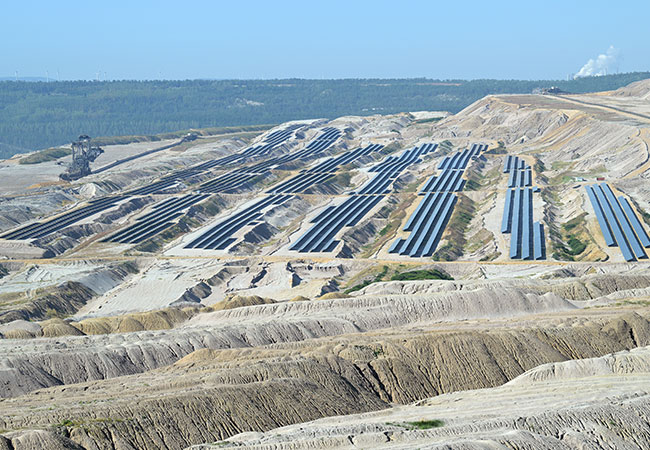 PB: Betrieb von Solarpark und Batteriespeicher im Tagebau Hambach für 4.500 Haushalte
