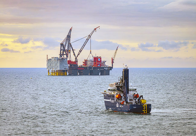 PB: Meilenstein für RWE-Offshore-Windpark Sofia: Umspannstation auf See erfolgreich installiert / ©: RWE