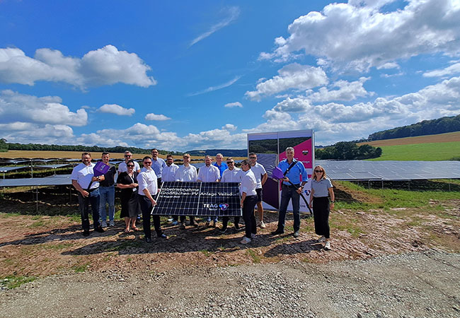 PB: TEAG Solar nimmt Großflächen-PV-Anlage in Veilsdorf in Betrieb / ©: TEAG Thüringer Energie AG
