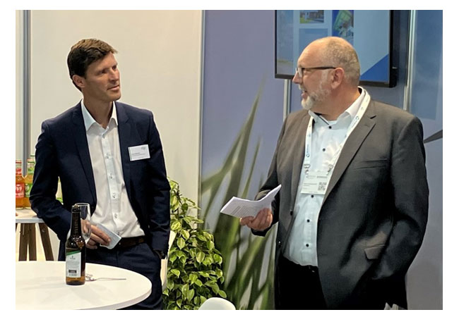 PB: v.l. Mark Meuser, Geschäftsführer FGH Zertifizierungsgesellschaft mbH und Martin Schellschmidt, Senior Expert Grid Connection Requirements & Compliance, ENERCON / Bildquelle: FGH