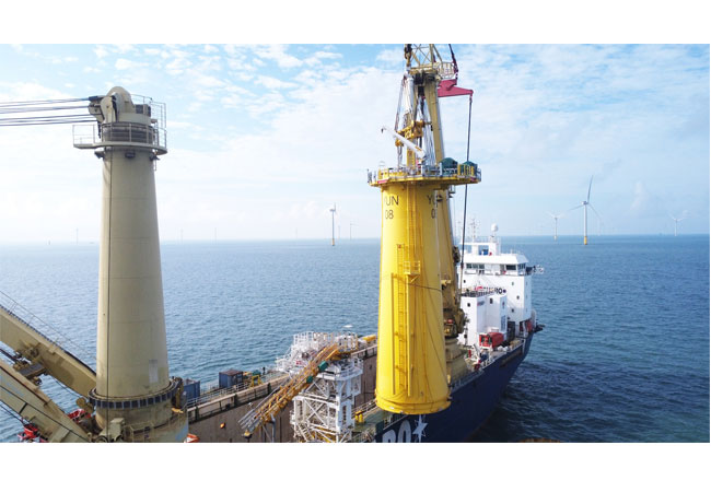 PB: Jumbo Offshore ist ein Privatunternehmen der Jumbo Group mit einer hochmodernen und vielseitigen Flotte spezialisierter Offshore-Installations- und Transportkranschiffe