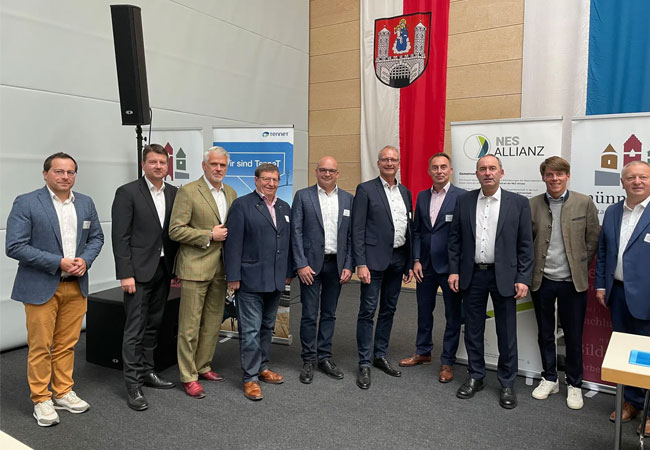 PB: Minister Aiwanger unterstützt TenneT-Leitungsneubau zwischen Bayern und Thüringen, allein schon durch Anwesenheit! / ©: TenneT
