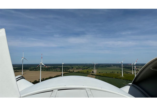 PB: Verantwortungsbewusstes Kapital mit innovativen Geschäftsideen kombinieren, um alte Windparks an etablierten Standorten auf ein neues Leistungsniveau zu heben und zu diversifizierten erneuerbaren Energiestandorten zu entwickeln / ©: NeXtWind