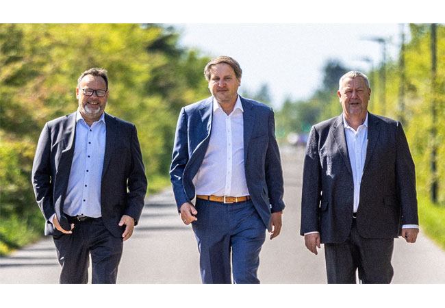 PB: Von links: Lars K Hammershøj, Mitbegründer von K2 Management, Tim Fischer, Direktor für die globale Windabteilung von Ramboll und Per K Melgaard, Mitbegründer von K2 Management / ©: Ramboll