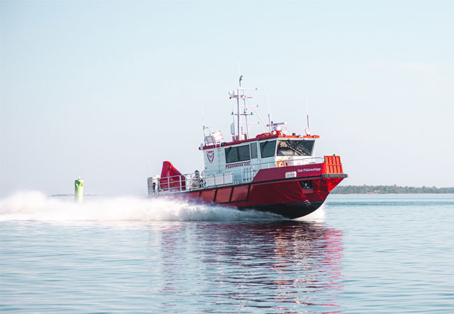 PB: Dank des Hybridantriebs reduziert das neue Rettungsboot die CO₂-Emissionen und fördert eine nachhaltige Mobilität / ©: Molabo GmbH  