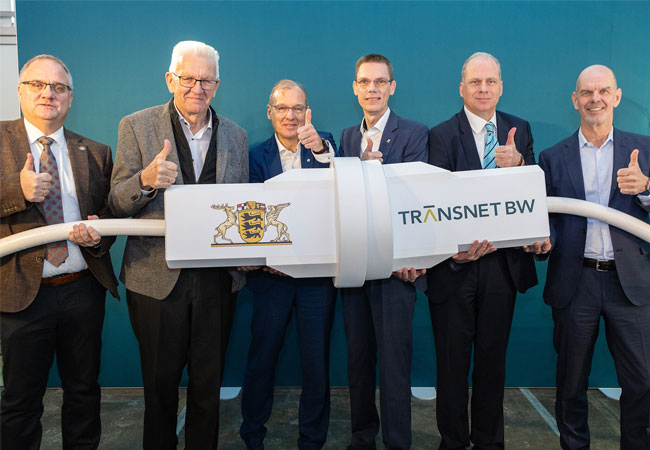 PB: Inbetriebnahme-ULTRANET-Konverter / ©: TransnetBW