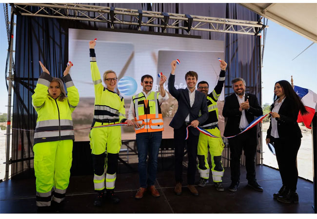 PB: Personen auf dem Bild: v.l.n.r Marcus Braue, DFDS, Kristoffer Mordhorst, Siemens Gamesa, Cornelia Machulez, Machulez, Sören Wulf, Otto Wulf, Claudius Schumacher, Rhenus Cuxport, Arne Ehlers, BREB, Knut Kokkelink, Nports, Alexandra Brandt, NPorts, Gast: Oliver Fuljahn, Anna-Cristina Riebau, IHK Elbe-Weser, Jens Lühmann, Spedition Lühmann / ©: Elbreklame/IHK Elbe-Weser