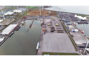 PB: Ecowende wählt Buss Terminal Eemshaven für Dienstleistungen rund um den Offshore-Windpark Hollandse Kust West / ©: Buss Group