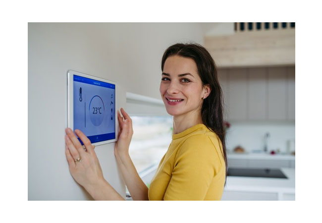 PB: Mehr technisch-wissenschaftlicher Sachverstand beim Thema Heizen. Symbolbild: GettyImages/Halfpoint 