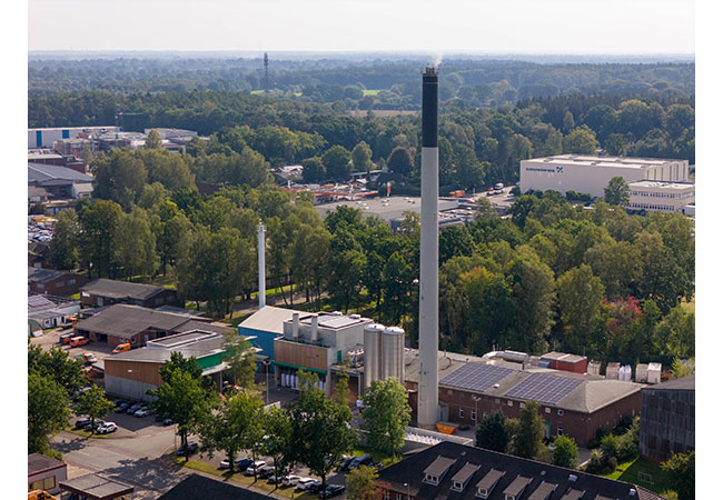 PB: Das Holzgas-BHKW der HanseWerk-Tochter HanseWerk Natur bringt sinkende Heizkosten für viele Wahlstedter / Copyright: HanseWerk