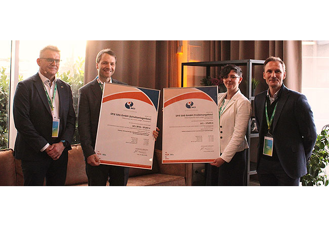 PB: Burkhard Sager, Leiter Geschäftsbereich High Voltage, Hannes Simon, Leiter Geschäftseinheit Substations (Schaltanlagenbau), Denise Böttger, Leiterin Geschäftseinheit Transmission Lines (Leitungsbau) und Markus Holzke, Geschäftsführer/CEO von SPIE Germany Switzerland Austria (v. l.). Copyright: SPIE 