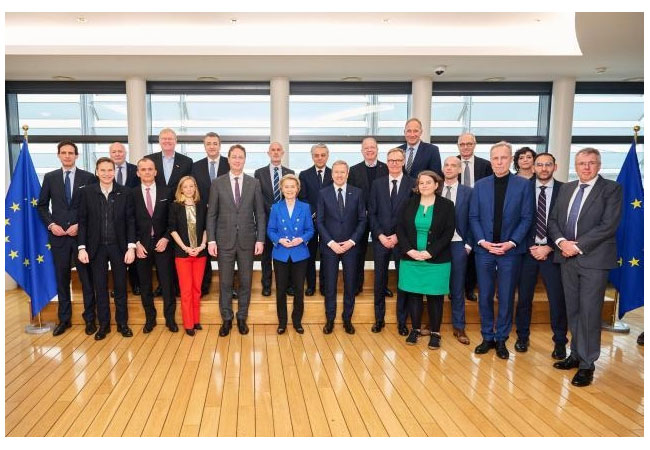 PB: Today, President von der Leyen has convened key European industry leaders, social partners, and stakeholders for the launch of the Strategic Dialogue on the Future of the European Automotive Industry. / © Copyright: EU-Kommission