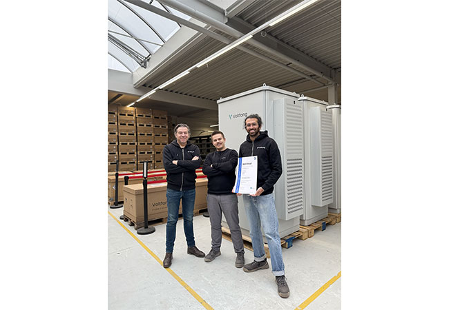 PB: Voltfang erhält ISO 9001-Zertifizierung und setzt neuen Qualitätsstandard in der Energiespeicherung / ©: Voltfang