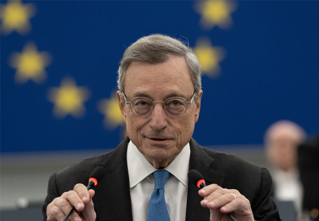 PB: Mario Draghi spricht vor dem Plenum über seinen Bericht zur Steigerung der Wettbewerbsfähigkeit Europas © Europäische Union 2024 – EP