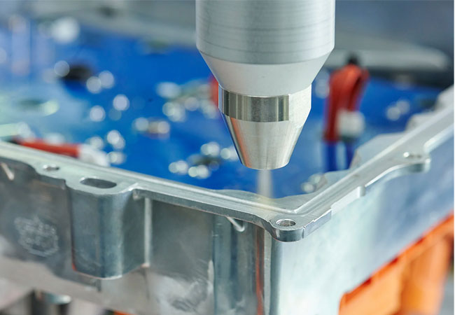 PB: Plasma Reinigung von Metall / ©: Plasmatreat GmbH