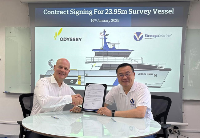 PB: Caption: Strategic Marine CEO Mr Chan Eng Yew (right) with Odyssey Group CEO Wesley van der Spuy (left). / ©: Strategic Marine