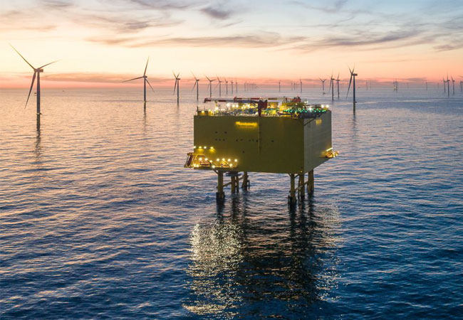 PB: Symbolbild: Mit PFISTERER Kabelgarnituren sichern die Plattformen BorWin4 und DolWin4 eine effiziente Übertragung von Offshore-Windenergie an das Festland.Symbolbild: Mit PFISTERER Kabelgarnituren sichern die Plattformen BorWin4 und DolWin4 eine effiziente Übertragung von Offshore-Windenergie an das Festland. (Quelle: Siemens Energy)