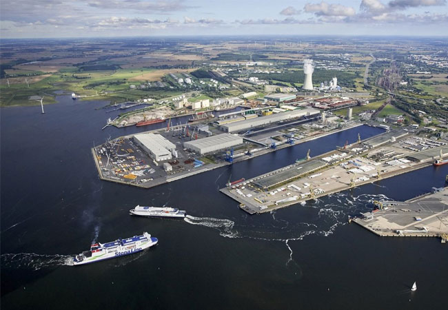 PB: Blick auf den Hafen Rostock, wo die geplante Wasserstoffanlage errichtet werden soll Copyright: Rockstock Port GmbH / ©: Hafen Rostock / ANDRITZ AG