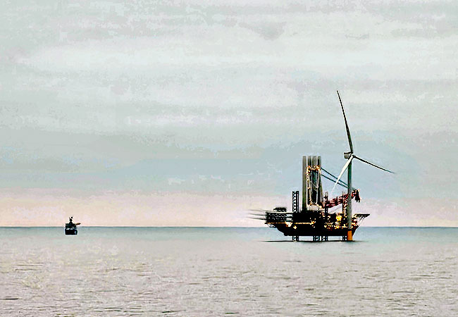 PB: Turbine installation vessel Wind Peak will install all Sofia’s turbines, carrying components for six turbines per sail-out / ©: RWE