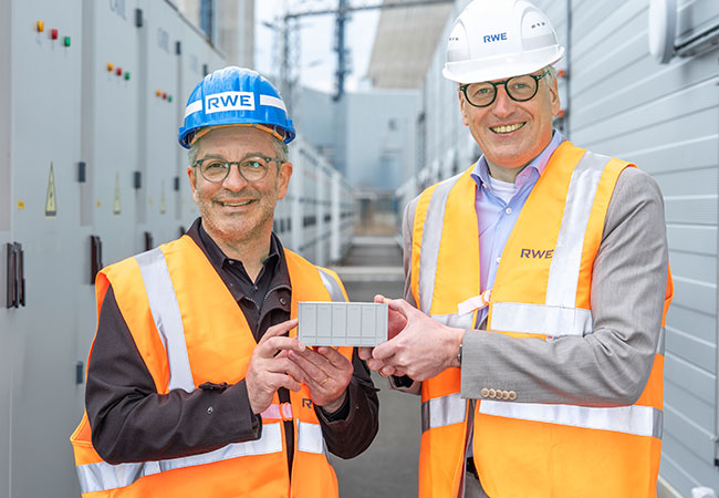 PB: Marc Herter (li.), Oberbürgermeister der Stadt Hamm und Nikolaus Valerius, CEO RWE Generation. / ©: RWE