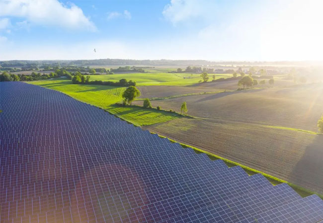 PB: Bild: Solar-Park in Deutschland der Eneerparc AG ©ENERPARCAG