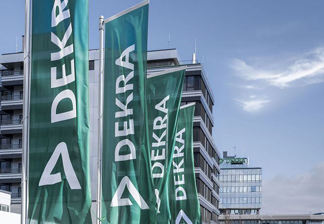PB: DEKRA blieb 2024 auf Kurs und ist in einem volatilen wirtschafts- und geopolitischen Umfeld erneut gewachsen. Der globale Umsatz des Unternehmens stieg im Vergleich zum Vorjahr um 4,7 Prozent auf 4,29 Milliarden Euro, im Kerngeschäft legte er – ohne den Bereich Zeitarbeit – um 7 Prozent zu. / c: DEKRA