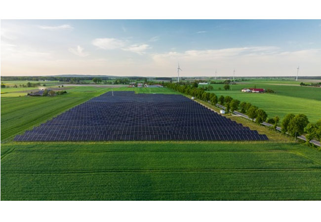 PB: Das Unternehmen hat mit dem Bau des Projekts Meuselwitz begonnen, das eine installierte Leistung von 65 MWp haben wird und saubere Energie zur zukünftigen Wasserstofferzeugung in der Region erzeugen wird. / EDP Projekt in Polen / Bildrechte: EDP